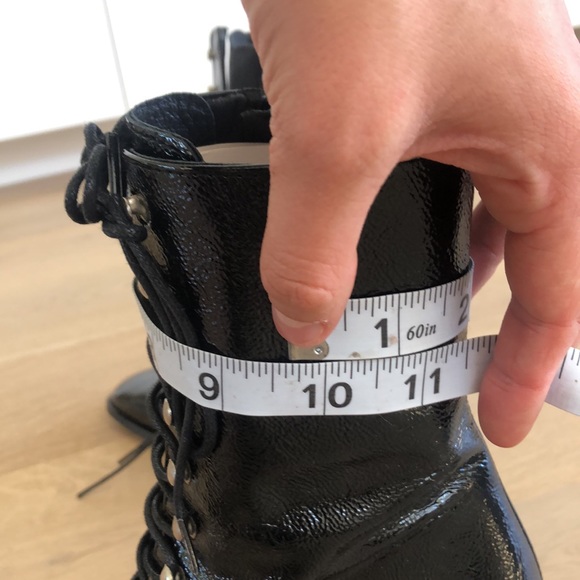 Black patent leather lace-up boots NEVER WORN - Picture 5 of 6